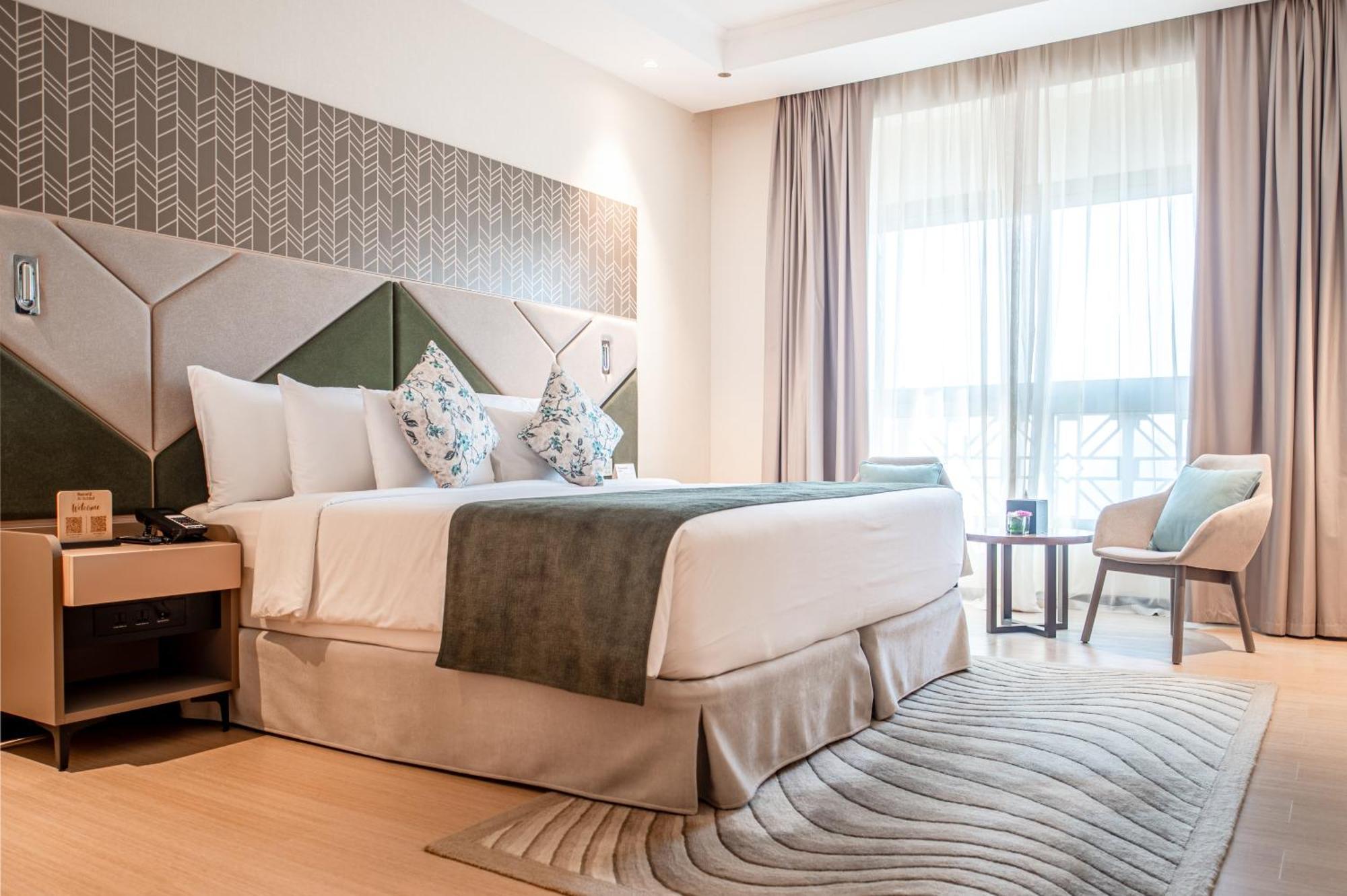 Barcelo Al Jaddaf, Dubai Hotel Екстериор снимка